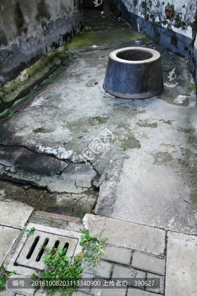 老水井