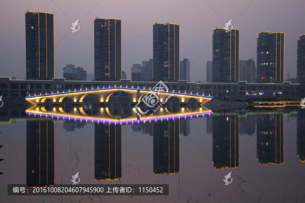 湖光夜色