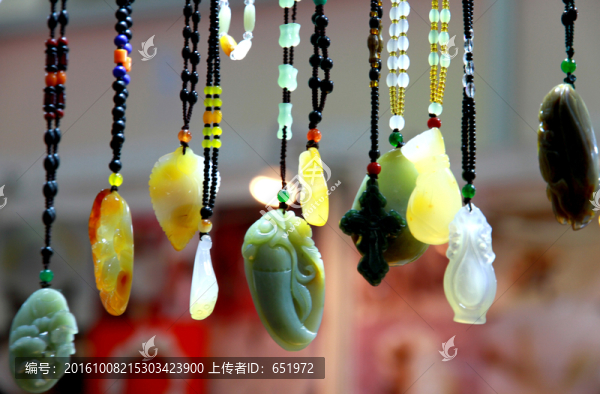 玉石吊墜