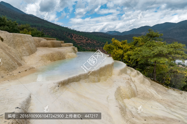 云南香格里拉白水臺