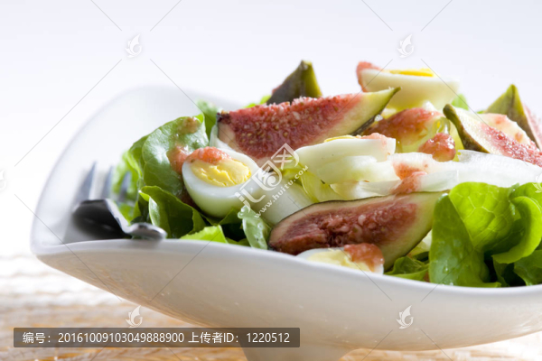 無花果和鵪鶉蛋沙拉