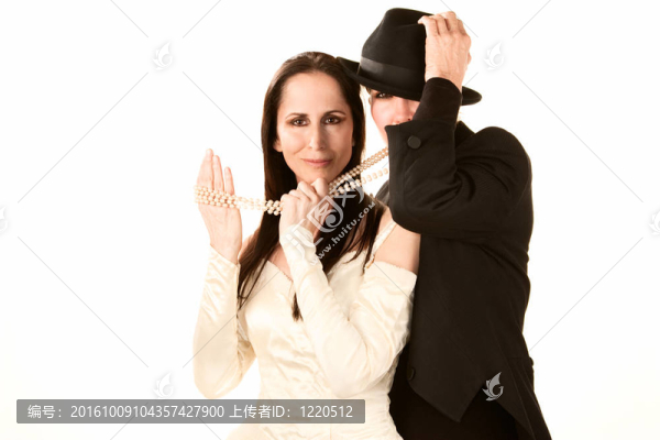 作為新娘和新郎的兩個女人