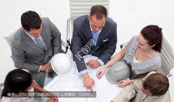 年輕建筑師與計(jì)劃的高角度