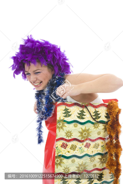 美麗的女人與圣誕裝飾
