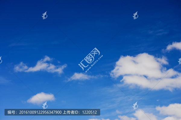 藍(lán)色的天空背景