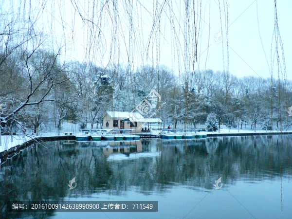 公園雪景