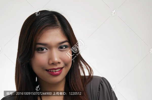 年輕女性