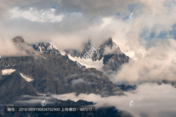 云南德欽梅里雪山