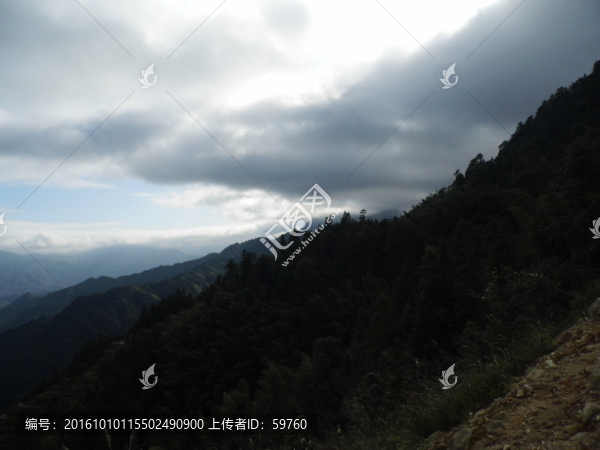 群山烏云