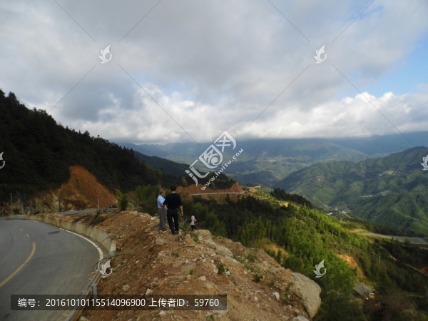 遠(yuǎn)眺群山