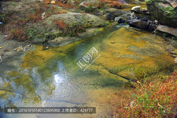 清泉,,山澗流水