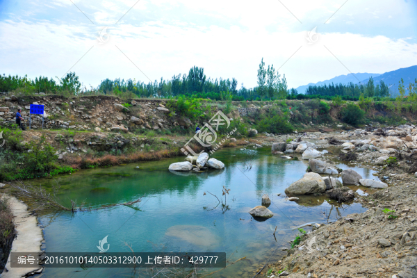 小河,,蓄水