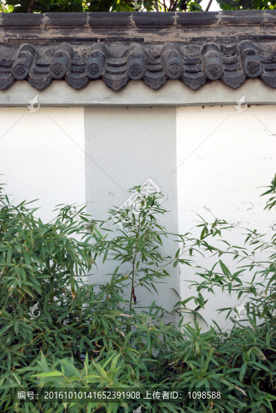 白墻黛瓦綠竹