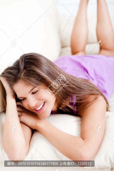 年輕女孩的想象和尷尬