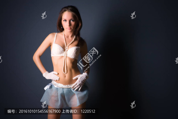 年輕性感的女人