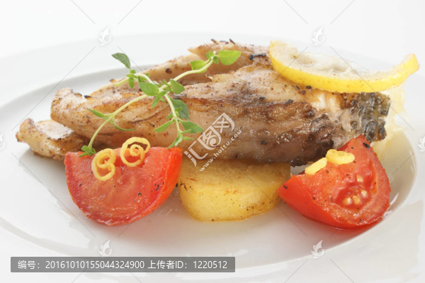 烤鯉魚柳配土豆蔬菜