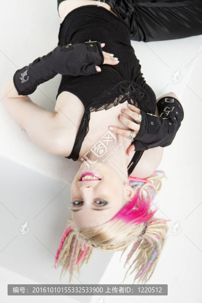 說謊的年輕女子長發(fā)綹的肖像