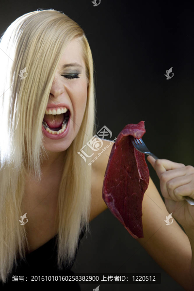 女人與生肉的肖像