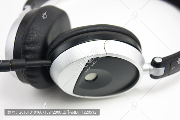 耳機(jī)上的白色