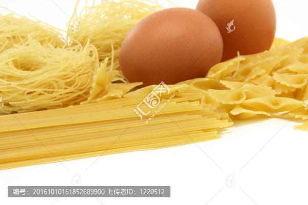 assortmet通心粉和雞蛋