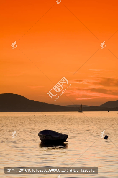 夕陽湖乘船