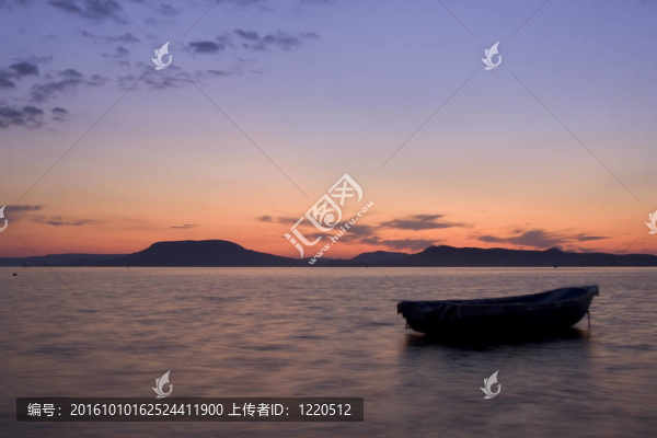 夕陽湖乘船