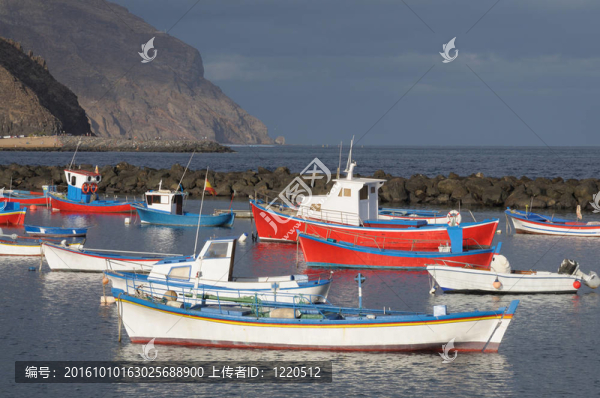 漁船在Las,Teresitas；特內(nèi)里費西班牙
