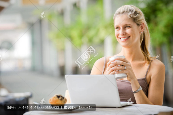 女人的筆記本電腦