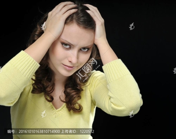 年輕漂亮的女人頭痛