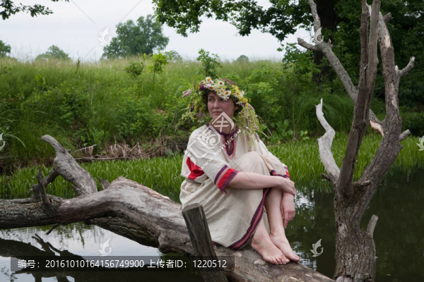 在甘菊環(huán)美少女-匯圖網(wǎng) www.fosd68.com 在甘菊環(huán)美少女