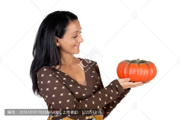 有吸引力的女孩有一個大南瓜