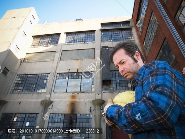男性建筑工人