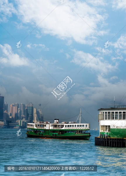 在香港的維多利亞港的渡輪
