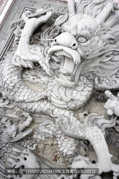 龍的浮雕在中華寺