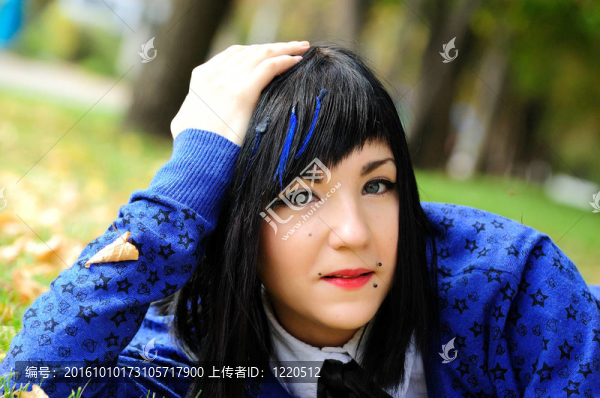 黑發(fā)碧眼