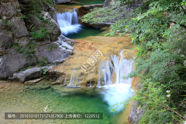 瀑布和云臺(tái)山中國(guó)瀑布