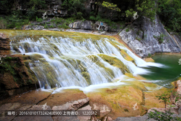 瀑布和云臺(tái)山中國(guó)瀑布