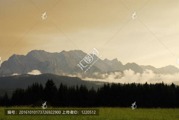 阿爾卑斯山的夕陽