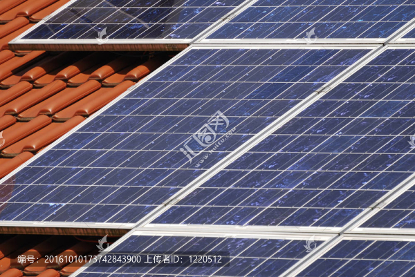 太陽能電池板屋頂