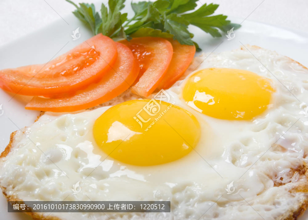 美味雞蛋與蔬菜接近