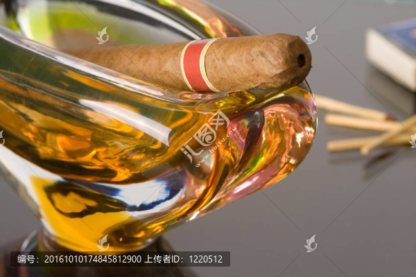 古巴雪茄的煙灰缸