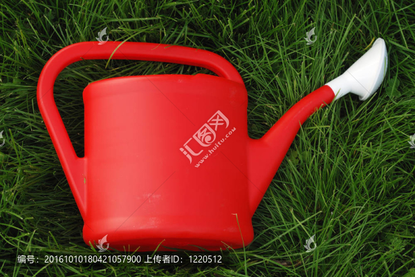 紅色的噴壺狀