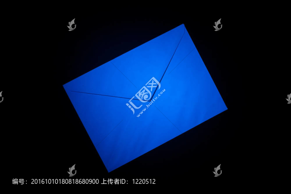 帶藍光的信封