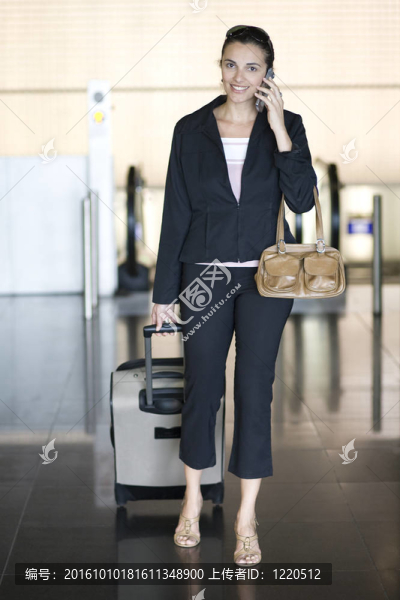 機(jī)場(chǎng)女性手機(jī)