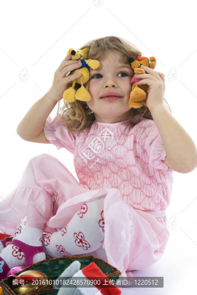 美麗的小女孩與圣誕裝飾