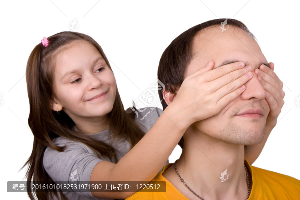 女兒和爸爸玩