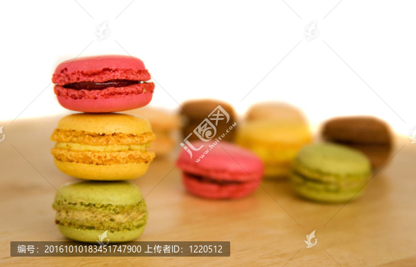 傳統(tǒng)法國(guó)甜點(diǎn)。五彩蛋白杏仁甜餅餅干的分類