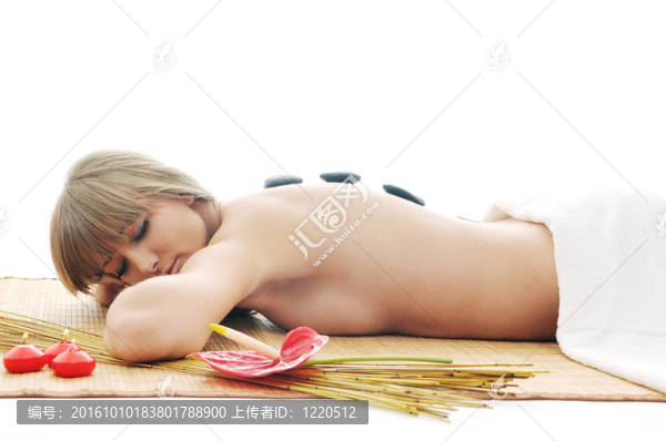 按摩與熱的火山石