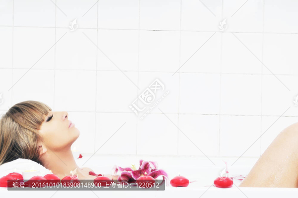 女人的浴花