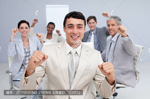 幸福的企業(yè)團隊?wèi)c祝成功